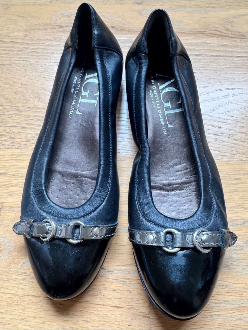 AGL Attilio Giusti Leombruni Black Leather Ballet Flats with Silver Buckle Trim